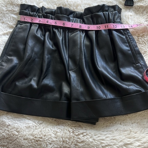 Alice + Olivia Regan Vegan Leather Paperbag Black Shorts - Picture 9 of 15